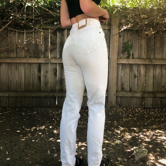 Vintage white straight leg high-waisted Levi’s - Picture 4 of 4